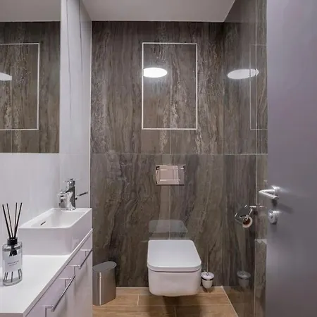 Eurovea Executive With Balcony アパート *